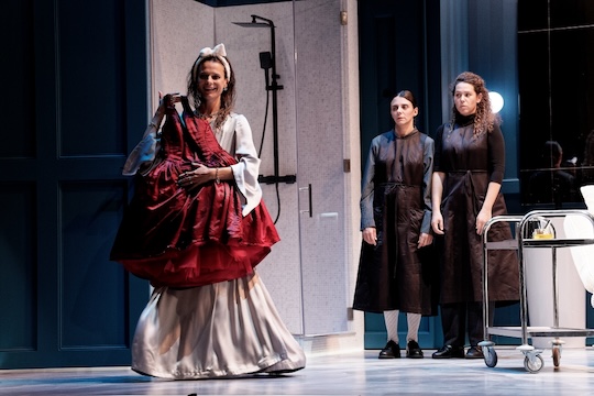 Anna-Cervinka-Edith-Proust-Elissa-Alloula-&copy;-A.-Poupeney-coll.-Comedie-Francaise-4